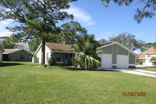 1720 SE Linpark Ct, Port Saint Lucie, FL 34952 - Photo 6