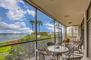 11390 12 Oaks Way, North Palm Beach, FL 33408 - Photo 4