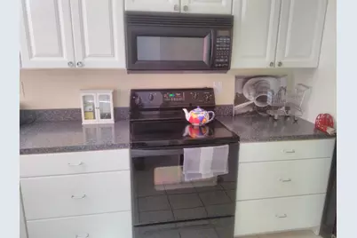 3465 Via Poinciana #806, Lake Worth, FL 33467 - Photo 6