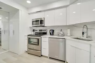 2000 Presidential Way, West Palm Beach, FL 33401 - Photo 12
