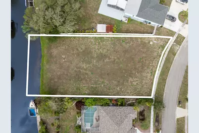 420 NE Cornwall Avenue, Port Saint Lucie, FL 34983 - Photo 2