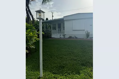 8051 SE Homestead Avenue, Hobe Sound, FL 33455 - Photo 1