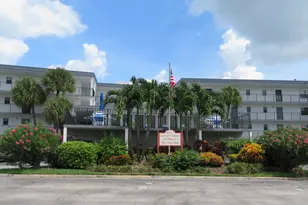 9233 SW 8th St, Boca Raton, FL 33428 - Photo 2