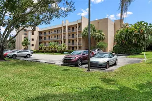 4760 Lucerne Lakes Blvd W, Lake Worth, FL 33467 - Photo 2