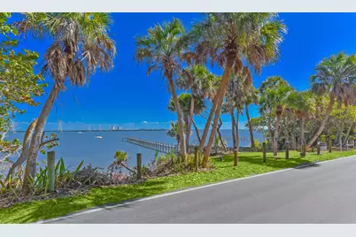 8073 S Indian River Drive, Fort Pierce, FL 34982 - Photo 4