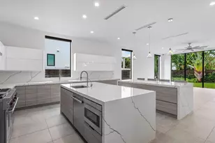 465 NE 4th St, Boca Raton, FL 33432 - Photo 12