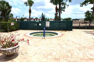 7586 Tahiti Ln, Lake Worth Beach, FL 33467 - Photo 6