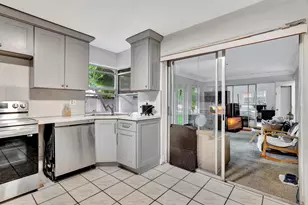 8001 NW 3rd Pl, Margate, FL 33063 - Photo 8