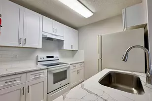 1830 W Meadows Circle, Boynton Beach, FL 33436 - Photo 2