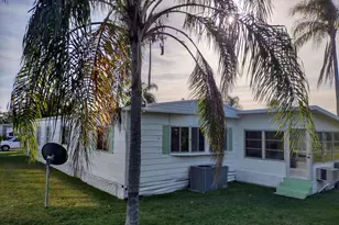 146 W Caribbean, Port Saint Lucie, FL 34952 - Photo 6