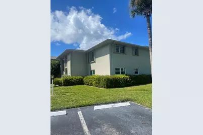 29 Lake Vista Trail #201, Port Saint Lucie, FL 34952 - Photo 2