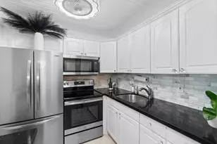 340 Horizons W, Boynton Beach, FL 33435 - Photo 8