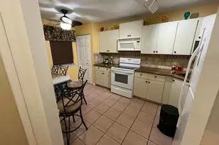 172 Meadows Dr, Boynton Beach, FL 33436 - Photo 4