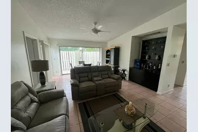 172 Meadows Drive, Boynton Beach, FL 33436 - Photo 6