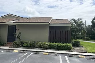 172 Meadows Dr, Boynton Beach, FL 33436 - Photo 1