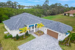 138 SE Via Lago Garda, Port Saint Lucie, FL 34952 - Photo 2