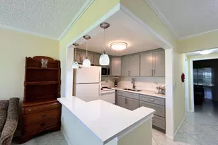 350 Horizons E, Boynton Beach, FL 33435 - Photo 10