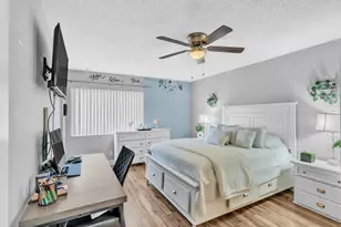 329 Knotty Pine Cir, Greenacres, FL 33463 - Photo 20