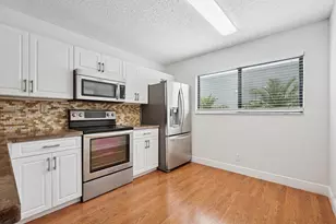 15450 E Pembridge Ave E, Delray Beach, FL 33484 - Photo 10