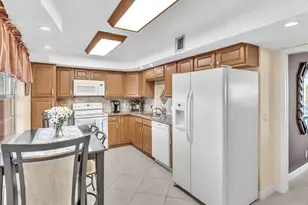 3510 Oaks Way, Pompano Beach, FL 33069 - Photo 14