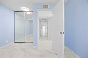 137 Golden Isles Dr, Hallandale Beach, FL 33009 - Photo 26