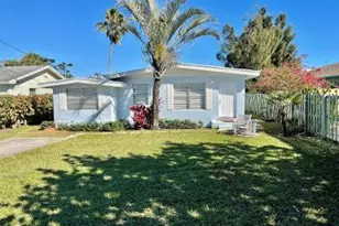 621 NE 3rd Ave, Delray Beach, FL 33444 - Photo 1