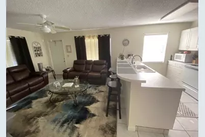 621 NE 3rd Avenue, Delray Beach, FL 33444 - Photo 2