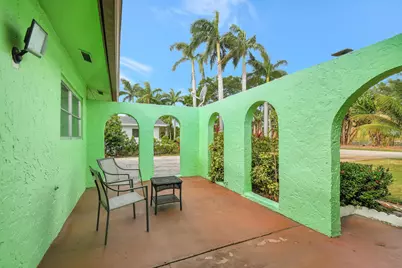 702 SW 23rd Terrace, Boynton Beach, FL 33435 - Photo 4