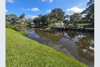 178 NE Dominican Terrace, Port Saint Lucie, FL 34983 - Photo 2