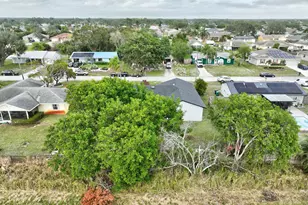 654 SW Pueblo Terrace, Port Saint Lucie, FL 34953 - Photo 40