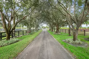 14750 Palm Beach Point Blvd, Wellington, FL 33414 - Photo 10