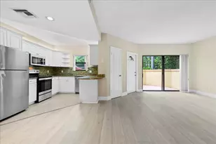 41 Uno Lago Dr, North Palm Beach, FL 33408 - Photo 1