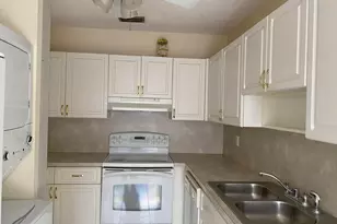 8665 Chevy Chase Dr, Boca Raton, FL 33433 - Photo 6