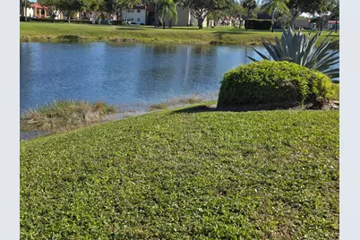 121 Lake Gloria Drive, West Palm Beach, FL 33411 - Photo 2