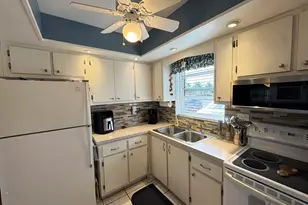 2822 Crosley Dr W, West Palm Beach, FL 33415 - Photo 6