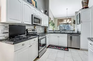 9817 Seacrest Cir, Boynton Beach, FL 33437 - Photo 6