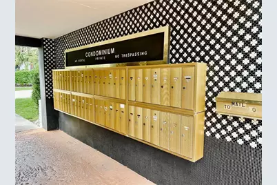 160 NE 8th Avenue #1b, Hallandale Beach, FL 33009 - Photo 14