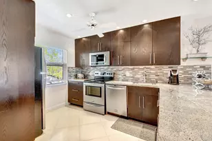 21219 Lago Cir, Boca Raton, FL 33433 - Photo 2