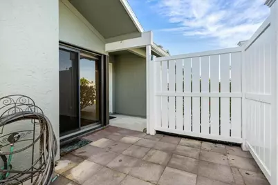 6686 SE Yorktown Drive, Hobe Sound, FL 33455 - Photo 2