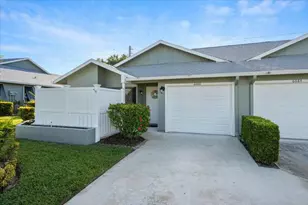6686 SE Yorktown Dr, Hobe Sound, FL 33455 - Photo 4