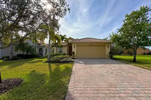 11329 SW Birch Tree Cir, Port Saint Lucie, FL 34987 - Photo 2