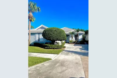 304 NW Bentley Circle, Port Saint Lucie, FL 34986 - Photo 2