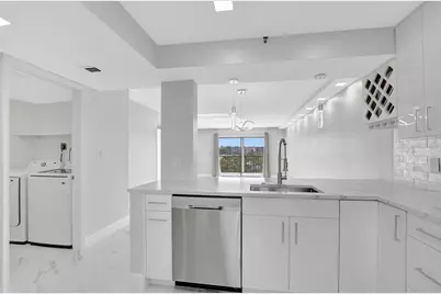 7076 Huntington Lane #407, Delray Beach, FL 33446 - Photo 2