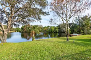 5603 Whirlaway Rd, Palm Beach Gardens, FL 33418 - Photo 6