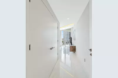 17301 Biscayne Boulevard #707, North Miami Beach, FL 33160 - Photo 30