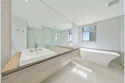 17301 Biscayne Boulevard #707, North Miami Beach, FL 33160 - Photo 26
