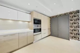 17301 Biscayne Blvd, North Miami Beach, FL 33160 - Photo 16