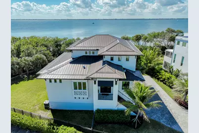 7683 Pelican Pointe Drive, Jensen Beach, FL 34957 - Photo 4