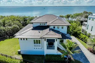 7683 Pelican Pointe Dr, Jensen Beach, FL 34957 - Photo 4