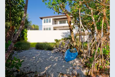 7683 Pelican Pointe Drive, Jensen Beach, FL 34957 - Photo 32